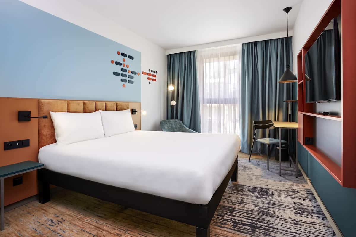 Superior Room, 2 Twin Beds | Desk, laptop workspace, blackout drapes, soundproofing