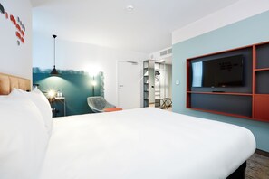 Standard Room, 1 Queen Bed with Sofa bed | Desk, laptop workspace, blackout drapes, soundproofing