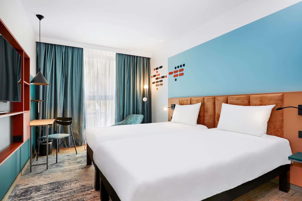 Superior Room, 1 Double Bed | Desk, laptop workspace, blackout curtains, soundproofing