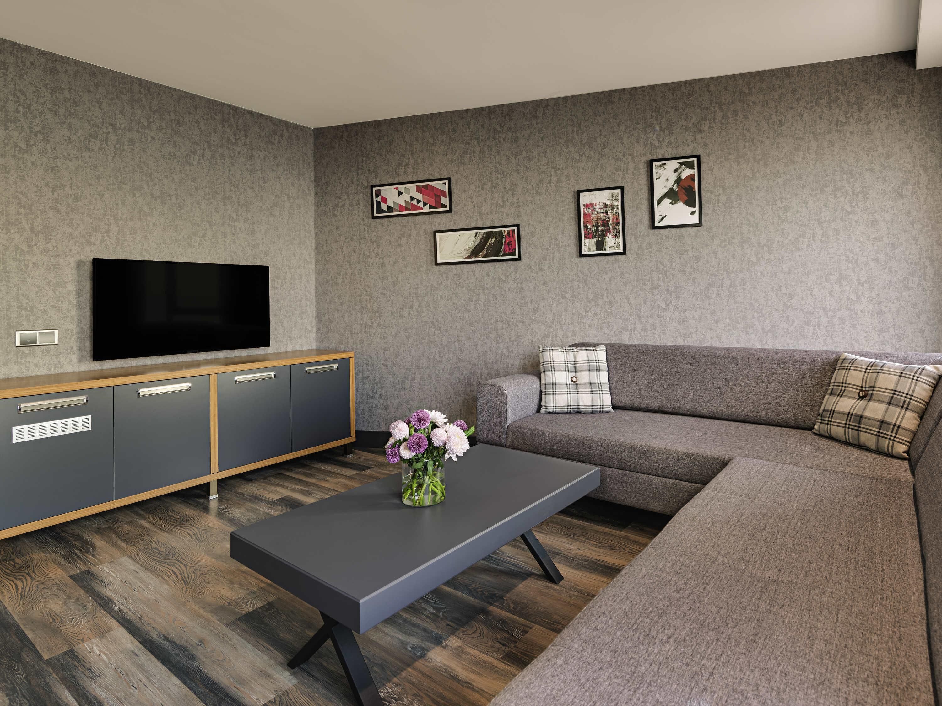 Deluxe Suite, 2 Double Beds | Minibar, in-room safe, desk, soundproofing