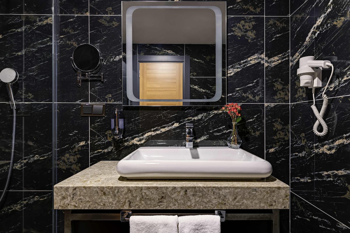 Minibar, in-room safe, desk, soundproofing