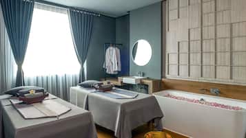 Couples treatment room(s), hot tub, body treatments, aromatherapy