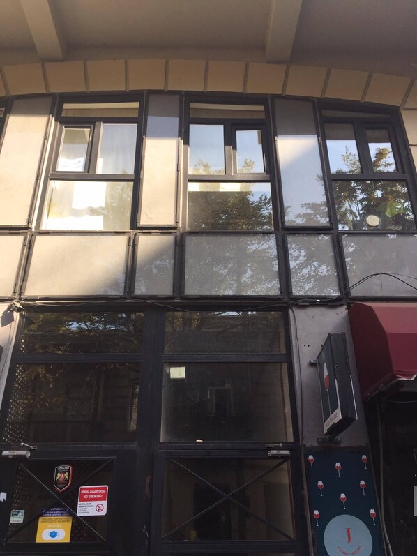 Front of property - Studio Erekle Tatishvili Street (Tbilisi)