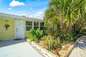 Property grounds - You can hear the waves (Melbourne Beach)