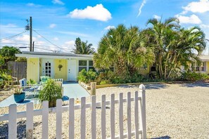 Terrace/patio - You can hear the waves (Melbourne Beach)