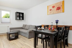 Dining - Wiśniowy Sad B9 | Apartment Kołobrzeg | Balkon (Kolobrzeg)