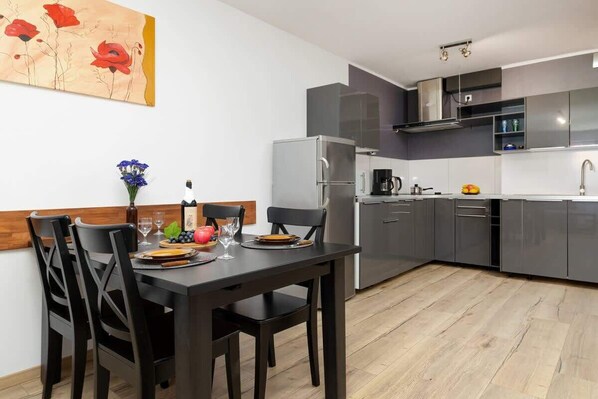 Dining - Wiśniowy Sad B9 | Apartment Kołobrzeg | Balkon (Kolobrzeg)