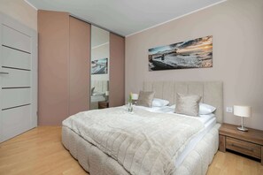1 habitación, tabla de planchar con plancha, wifi y ropa de cama 