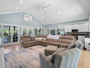 TV - Blessings Family Lodge (Houston)