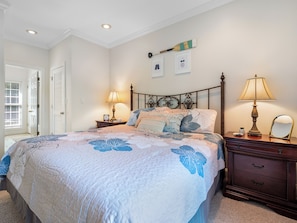 5 bedrooms, WiFi, bed sheets