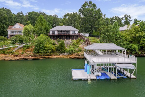 Exterior - Blessings Family Lodge (Houston)