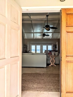 Smart TV - Wave Away! (Christiansted)