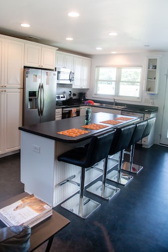 Perfect house for Clemson/SWU activities like Clemson football and disc golf!!!