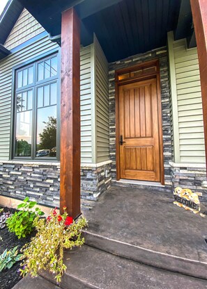 Exterior detail - Crystal beach villa (Crystal Beach)