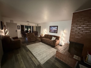Smart TV, fireplace, table tennis