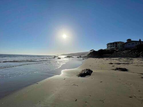 Cayucos Gem steps from the Beach.
