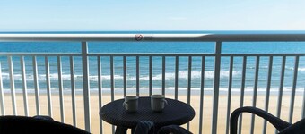 Ocean Sands Resort  Oceanfront 1BR  Bikes, Aquarium, Chairs