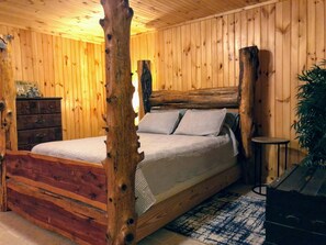 1 bedroom, iron/ironing board, travel cot, free WiFi