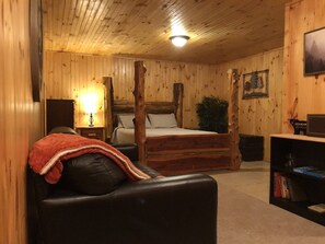 1 quarto, ferros/tábuas de passar roupa, berço de viagem