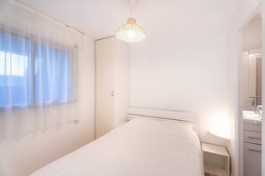 2 bedrooms
