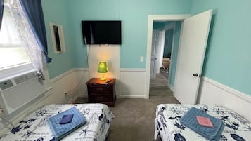 2 bedrooms, desk, free WiFi, bed sheets