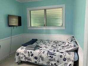 2 bedrooms, desk, free WiFi, bed sheets