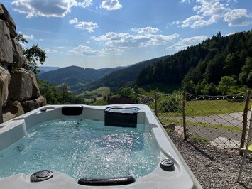Ferienwohnung Kapellenblick 85qm mit Whirlpool und Infrarotsauna, 2 Schlafzimmer für max. 4 Personen