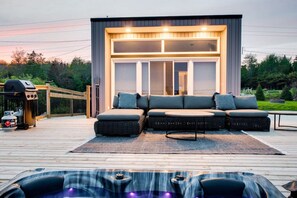 Terrace/patio - Peaceful Oceanfront Cabine Hot Tub,  Sauna-All Weather Domes-Private (South Shore)