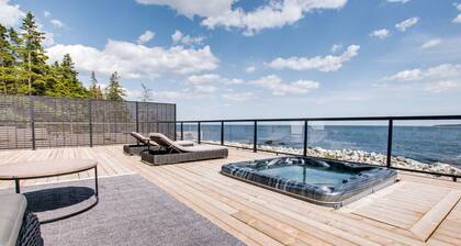 Peaceful Oceanfront Cabine Hot Tub, Sauna-All Weather Domes-Private