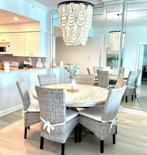Dining - BEACHFRONT VIEWS! Blue Mountain Paradise 30A, Private Bch Free Bch Service Bikes (Santa Rosa Beach)