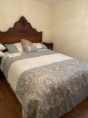 4 bedrooms, desk, iron/ironing board, free WiFi