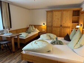 2 soverom, reiseseng for barn og wi-fi (inkludert)