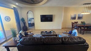 Smart-TV, DVD-Player, Bücher