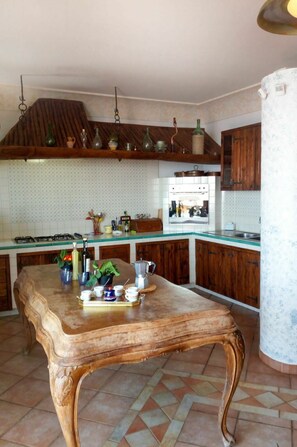Mikroaaltouuni, uuni, astianpesukone