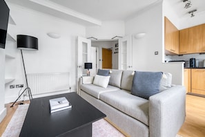 Fernseher, Stereoanlage