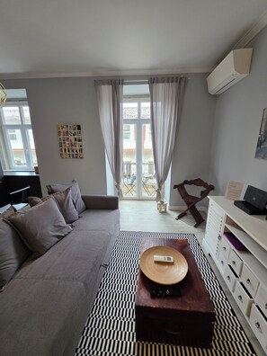 Smart TV, DVD player