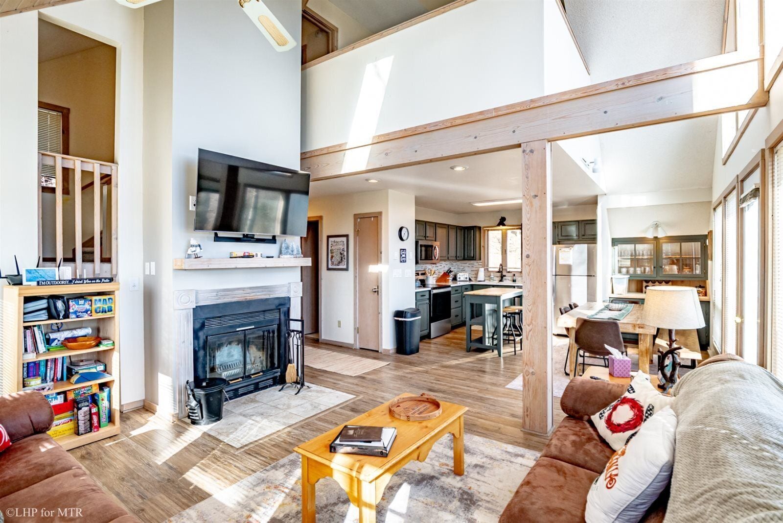 TV, fireplace, DVD player