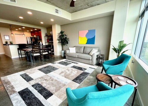 Downtown Condo w/Treetop Views & Free EV Charging