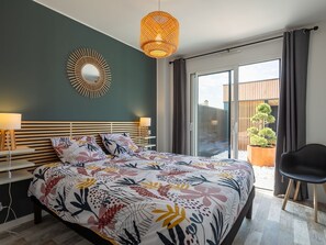 4 slaapkamers, een strijkplank/strijkijzer, wifi