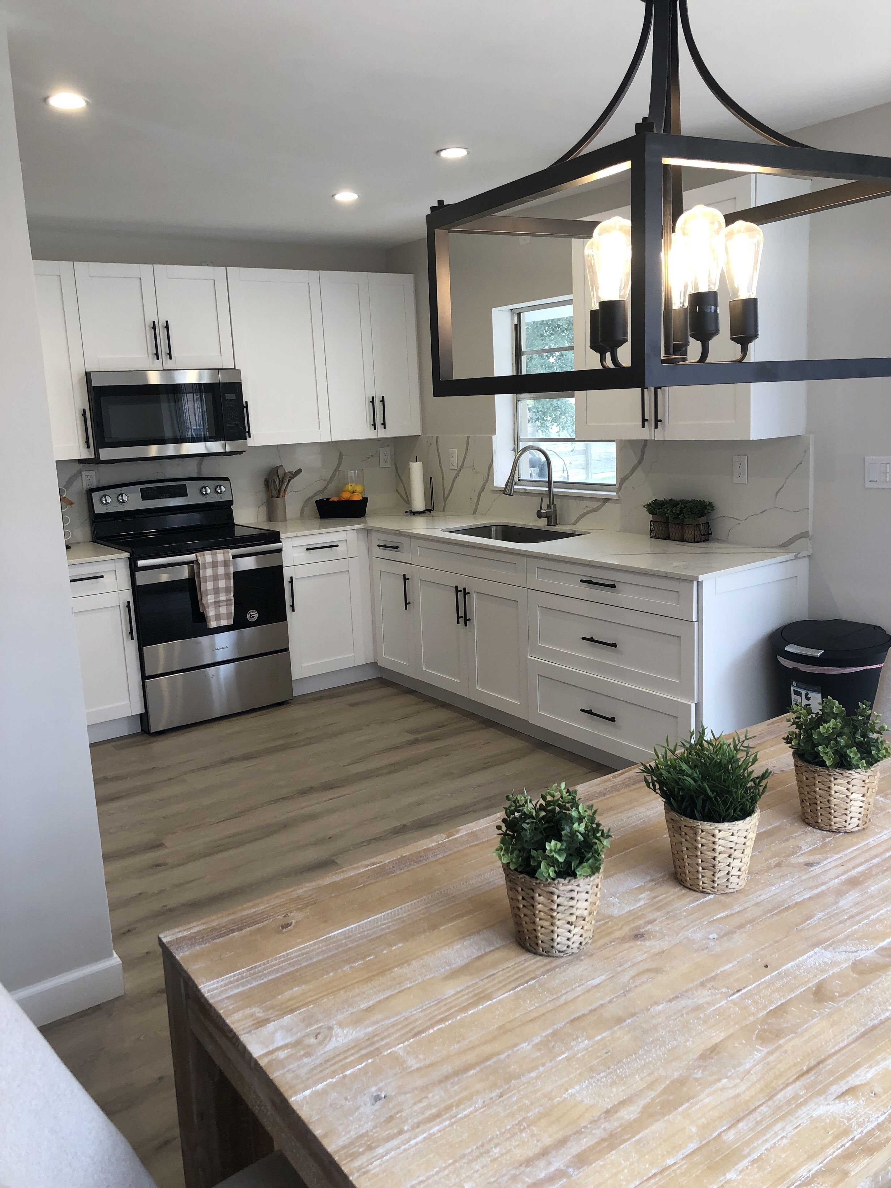 冰箱、微波炉、烤箱、炉灶