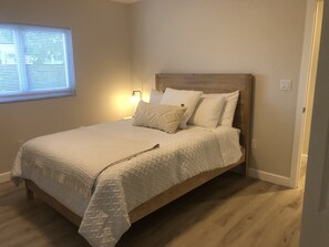 2 camere, una scrivania, ferro/asse da stiro, Wi-Fi gratuito