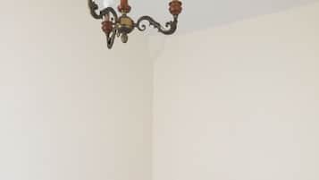 2 bedrooms, iron/ironing board, free WiFi