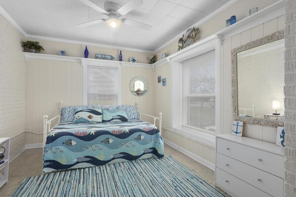 3 makuuhuonetta, silitysrauta/-lauta, ilmainen Wi-Fi, vuodevaatteet