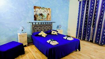 1 camera, ferro/asse da stiro, lenzuola