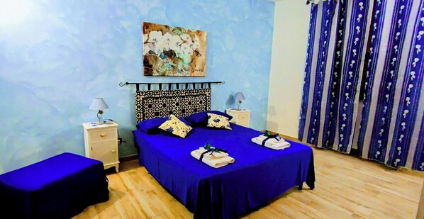 1 chambre, fer et planche à repasser, draps fournis