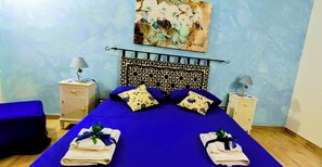 1 chambre, fer et planche à repasser, draps fournis