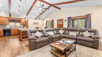 Televisión, chimenea, tenis de mesa y servicios de streaming