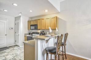 Fridge, microwave, dishwasher, coffee/tea maker