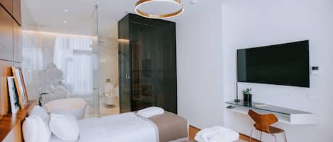 2 slaapkamers, een bureau, een strijkplank/strijkijzer, wifi