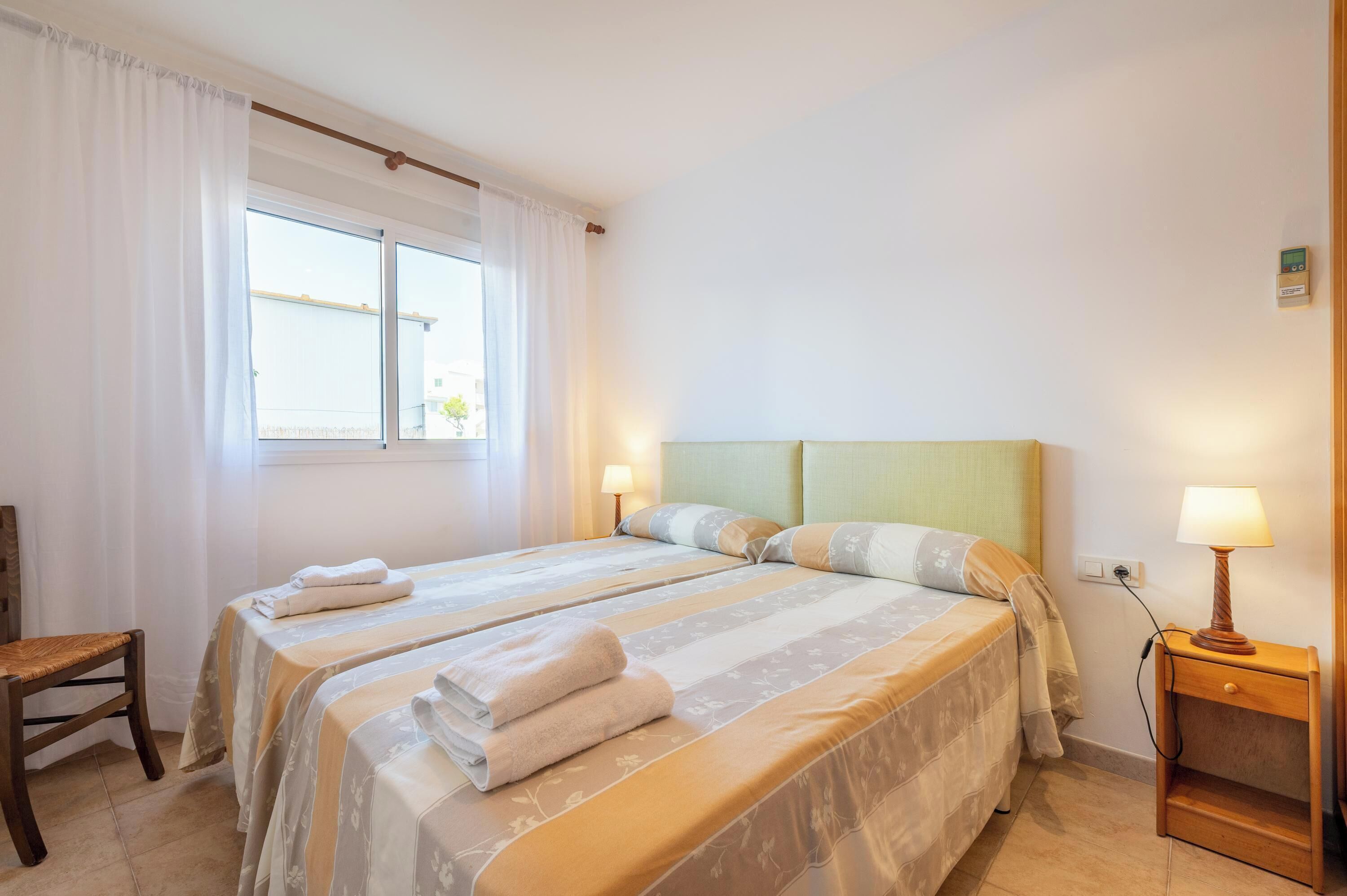 2 dormitorios, tabla de planchar con plancha, wifi gratis y ropa de cama